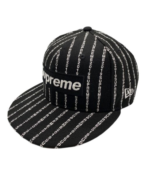 SUPREME（シュプリーム）SUPREME (シュプリーム) New Era (ニューエラ) TEXT STRIPEキャップ ブラック サイズ:7　3/8の古着・服飾アイテム