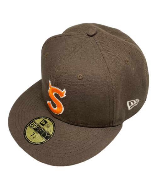 New Era（ニューエラ）New Era (ニューエラ) Supreme (シュプリーム) 22AW S Logo キャップ ブラウン サイズ:7　5/8の古着・服飾アイテム