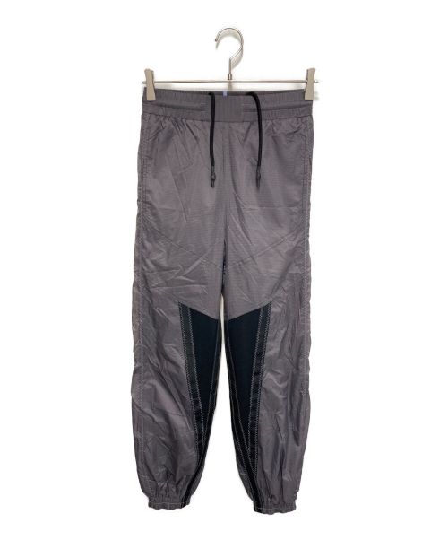 McQ Alexander McQueen（マックキュー アレキサンダーマックイーン）McQ Alexander McQueen (マックキュー アレキサンダーマックイーン) LIGHTWEIGHT PARACHUTE TRACK PANTS グレー サイズ:XS 未使用品の古着・服飾アイテム