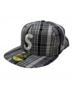 SUPREME×NEWERAシュプリーム×ニューエラ）の古着「Metallic Plaid S Logo」｜Black