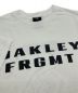 中古・古着 OAKLEY (オークリー) FRAGMENT DESIGN (フラグメントデザイン) プリントTシャツ ホワイト サイズ:52：3480円