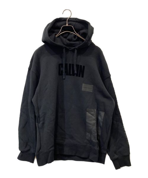 Calvin Klein Jeans（カルバンクラインジーンズ）Calvin Klein Jeans (カルバンクラインジーンズ) プルオーバーパーカー ブラック サイズ:Lの古着・服飾アイテム