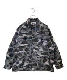 A BATHING APE（アベイシングエイプ）の古着「サルカモカモ リラックス フィット ミリタリーシャツ」｜グレー