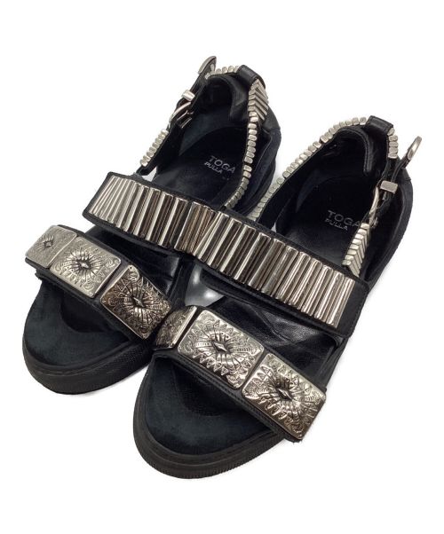 TOGA PULLA（トーガ プルラ）TOGA PULLA (トーガ プルラ) CITYSHOP (シティショップ) Metal Sneakers Sandal ブラック サイズ:36の古着・服飾アイテム