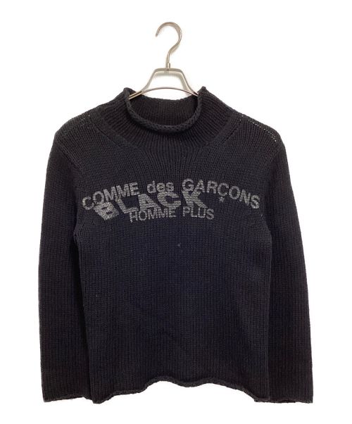 COMME des GARCONS HOMME PLUS（コムデギャルソンオムプリュス）COMME des GARCONS HOMME PLUS (コムデギャルソンオムプリュス) ロゴプリントハイネックニット ブラック サイズ:Mの古着・服飾アイテム