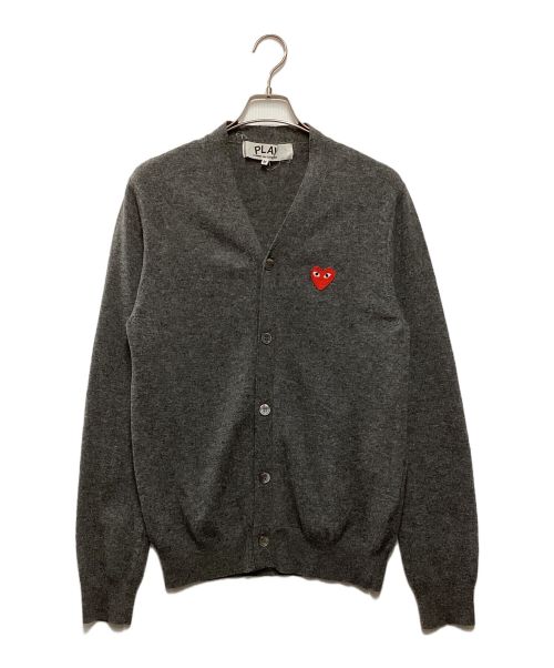 PLAY COMME des GARCONS（プレイ コムデギャルソン）PLAY COMME des GARCONS (プレイ コムデギャルソン) ハートワッペンカーディガン グレー サイズ:Mの古着・服飾アイテム