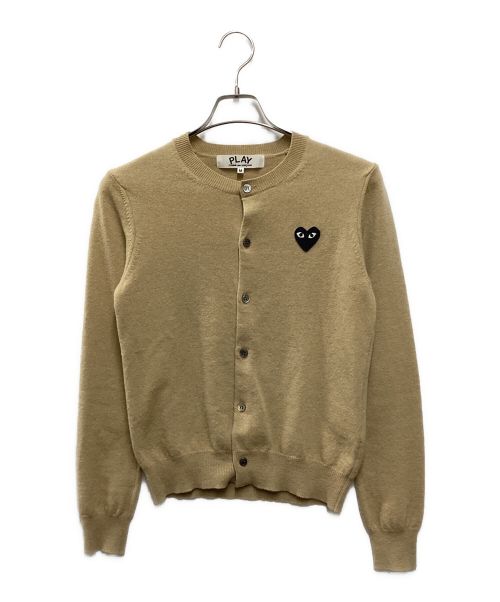 PLAY COMME des GARCONS（プレイ コムデギャルソン）PLAY COMME des GARCONS (プレイ コムデギャルソン) ハートワッペンカーディガン ベージュ サイズ:SIZEMの古着・服飾アイテム