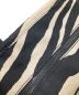 中古・古着 MARC JACOBS (マークジェイコブス) THE ZEBRA CANVAS TOTE BAG ホワイト×ブラック：9000円