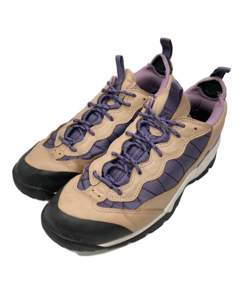 NIKE ACG（ナイキエージーシー）NIKE ACG (ナイキエージーシー) スニーカー ベージュ×パープル サイズ:US 12/30cmの古着・服飾アイテム