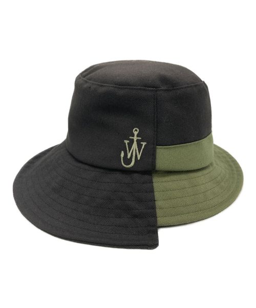 J.W.ANDERSON（ジェイダブリューアンダーソン）J.W.ANDERSON (ジェイダブリューアンダーソン) asymmetric bucket hat/アシンメトリー バケットハット ブラック×カーキの古着・服飾アイテム