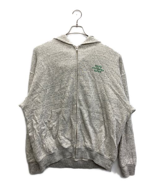 city country city（シティーカントリーシティー）city country city (シティーカントリーシティー) EMBROIDERED LOGO ZIP UP HOODIE グレー サイズ:SIZEXLの古着・服飾アイテム