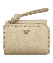 FENDI（フェンディ）の古着「ピーカブー マイクロ 3つ折り財布」｜アイボリー