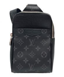 LOUIS VUITTON（ルイ ヴィトン）の古着「アウトドア スリングバッグ」｜ブラック