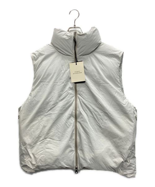 STUDIO NICHOLSON（スタジオ ニコルソン）STUDIO NICHOLSON (スタジオ ニコルソン) MIRO INJECTION DOWN PADDED VEST グレー サイズ:SIZE Mの古着・服飾アイテム