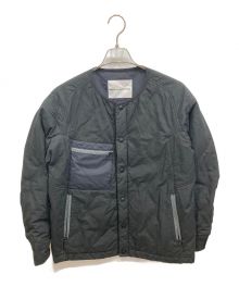 WHITE MOUNTAINEERING（ホワイトマウンテ二アニング）の古着「PRIMALOFT QUILTED NO COLLAR JACKET　プリマロフトキルテッドノーカラージャケット」｜ブラック