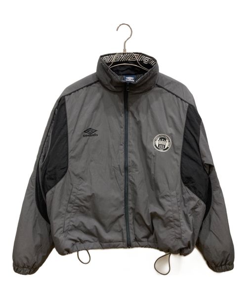 UMBRO（アンブロ）UMBRO (アンブロ) FREAK'S STORE (フリークスストア) 別注 Padding Nylon Jacket グレー サイズ:XLの古着・服飾アイテム