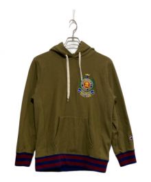 Champion REVERSE WEAVE（チャンピオン リバース ウィーブ）の古着「ワッペンデザインパーカー」｜オリーブ