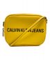 Calvin Klein Jeans（カルバンクラインジーンズ）の古着「Sculpted Camera Bag」｜イエロー