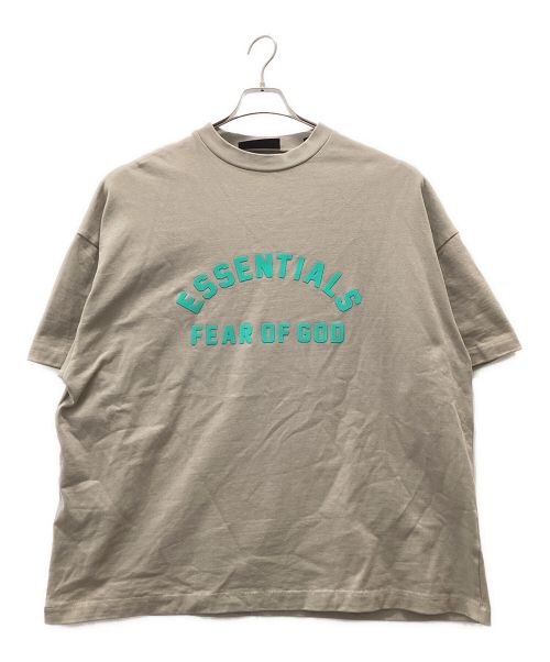 FOG ESSENTIALS（フィアオブゴッド エッセンシャル）FOG ESSENTIALS (フィアオブゴッド エッセンシャル) FRONT LOGO SS TEE ベージュ サイズ:Mの古着・服飾アイテム