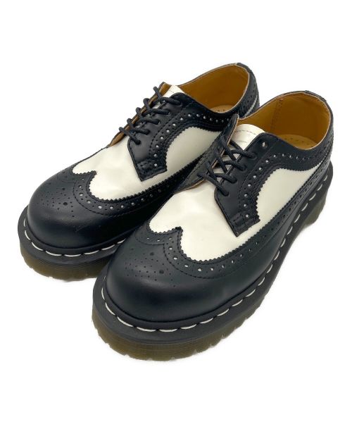 Dr.Martens（ドクターマーチン）Dr.Martens (ドクターマーチン) ウィングチップシューズ ブラック×ホワイト サイズ:UK4の古着・服飾アイテム