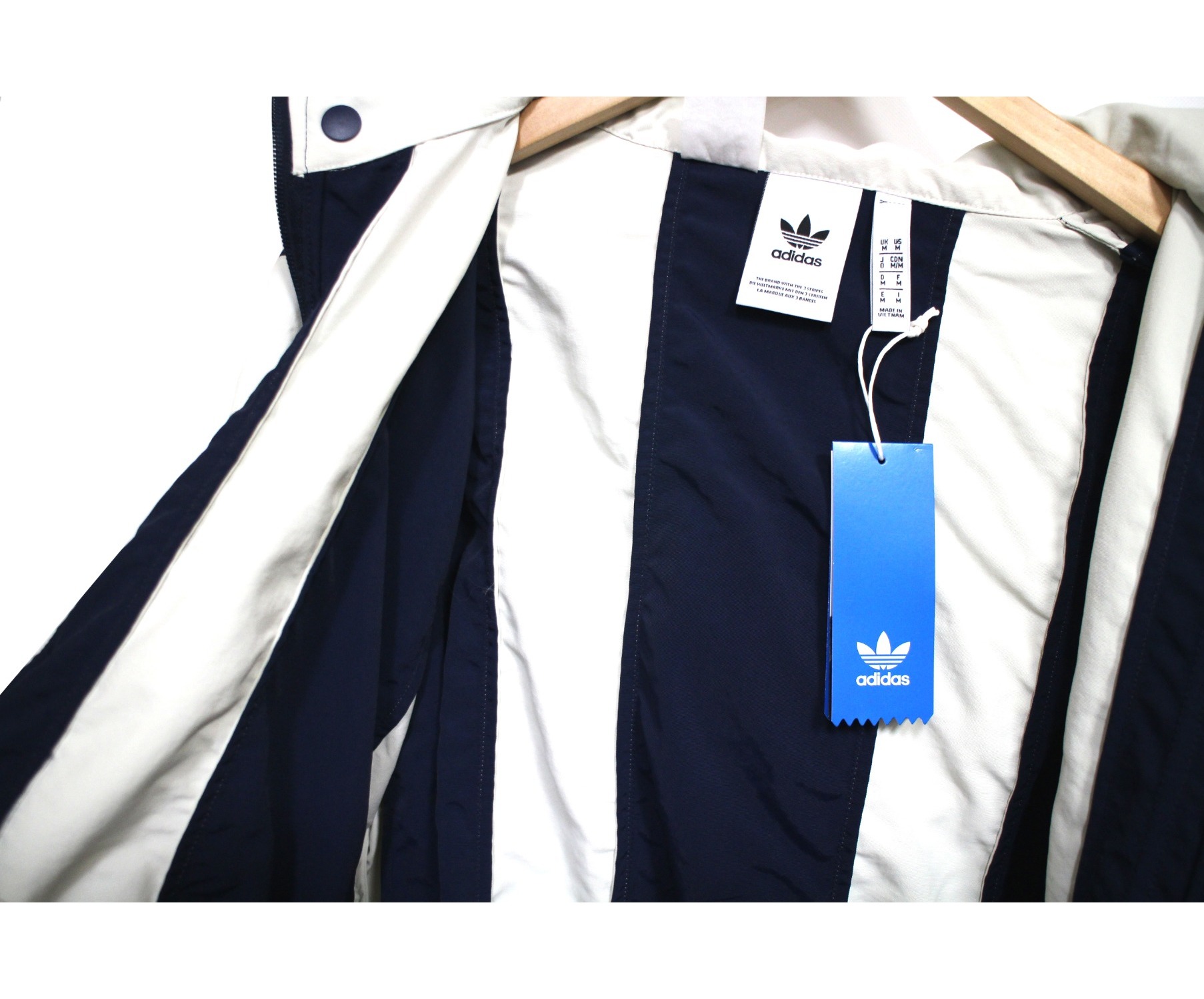 adidas bailer wind jacket