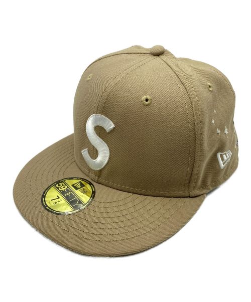 SUPREME（シュプリーム）SUPREME (シュプリーム) New Era (ニューエラ) Characters S Logo ベージュ サイズ:7 3/8(58.5cm)の古着・服飾アイテム