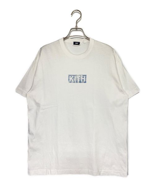 KITH（キス）KITH (キス) BLUE TILE CLASSIC LOGO TEE ホワイト×ブルー サイズ:Mの古着・服飾アイテム