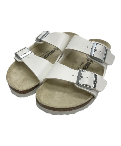 BIRKENSTOCK（ビルケンシュトック）BIRKENSTOCK (ビルケンシュトック) サンダル ホワイト サイズ:22.5cmの古着・服飾アイテム