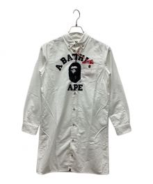 A BATHING APE（アベイシングエイプ）の古着「COLLEGE SHIRT ONEPIECE L」｜ホワイト