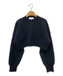 ENFOLD（エンフォルド）の古着「O EMBOSS CROPPED PULLOVER」｜チャコールグレー