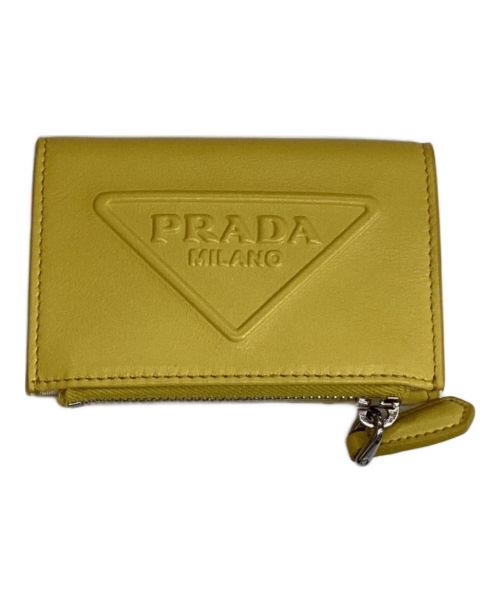 PRADA（プラダ）PRADA (プラダ) グレーストライアングルエンボスレザー カードケース イエローの古着・服飾アイテム