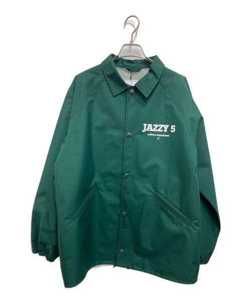 uniform experiment（ユニフォームエクスペリメント）uniform experiment (ユニフォームエクスペリメント) FRAGMENT : JAZZY JAY / JAZZY 5 COACH JACKET GREEN サイズ:3 未使用品の古着・服飾アイテム