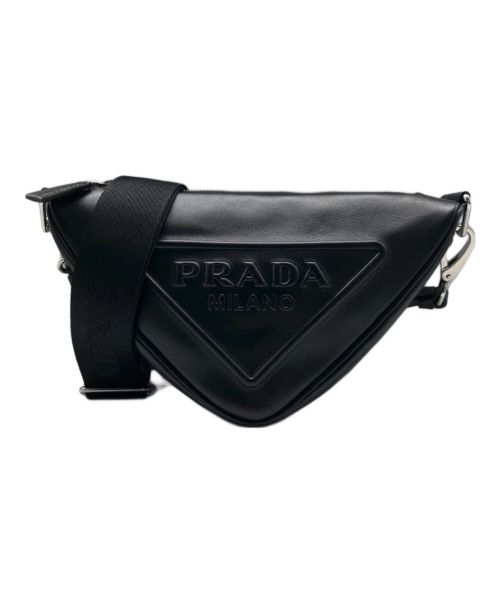 PRADA（プラダ）PRADA (プラダ) トライアングル エンボスロゴ レザー ショルダーバッグ ブラックの古着・服飾アイテム