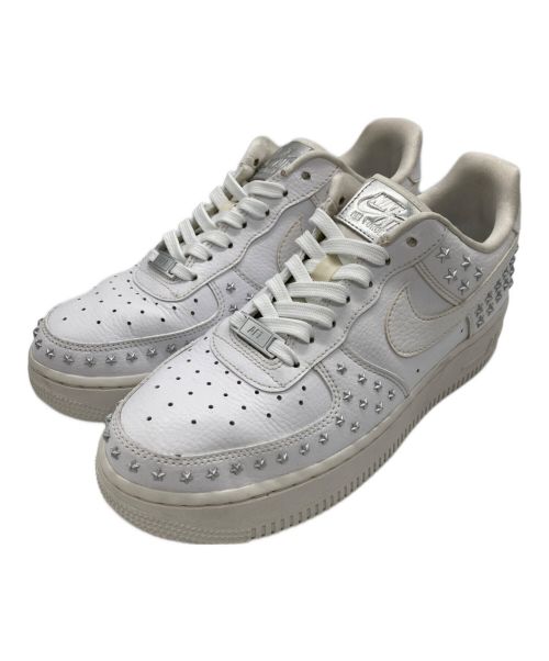 NIKE（ナイキ）NIKE (ナイキ) WMNS Air Force 1 Low Star Studded WHITE/WHITE-WHITE サイズ:US 8/25cmの古着・服飾アイテム