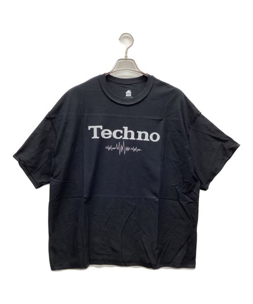 ISNESS MUSIC（イズネス ミュージック）ISNESS MUSIC (イズネス ミュージック) TECHNO REFLECT PRINT T-SHIRT ブラック サイズ:Freeの古着・服飾アイテム