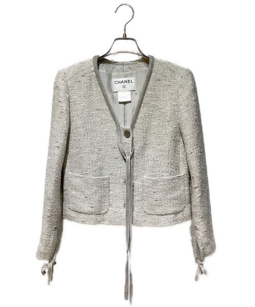 CHANEL（シャネル）CHANEL (シャネル) Coco Button No Collar Tweed Jacket（ココボタンノーカラーツイードジャケット） ライトグレー サイズ:36の古着・服飾アイテム