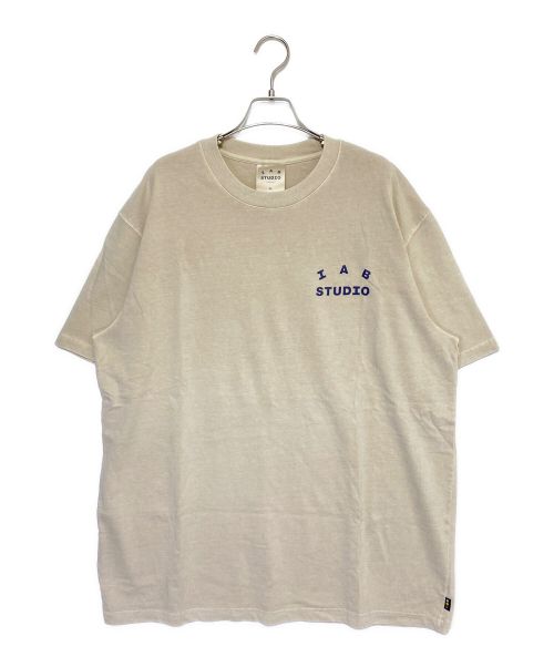 IAB STUDIO（アイエービースタジオ）IAB STUDIO (アイエービースタジオ) Tシャツ ベージュ サイズ:XLの古着・服飾アイテム