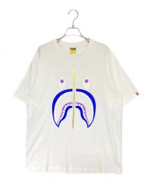 A BATHING APE（アベイシングエイプ）の古着「gold zip shark tee」｜ホワイト