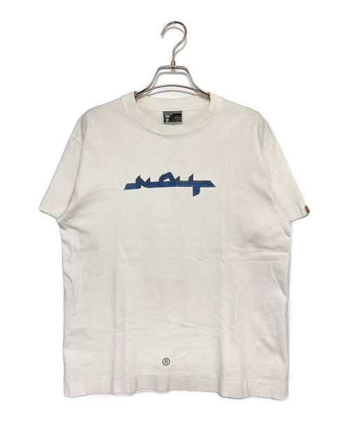 A BATHING APE（アベイシングエイプ）A BATHING APE (アベイシングエイプ) MOUT Exhibition Print Tee ホワイト サイズ:Mの古着・服飾アイテム