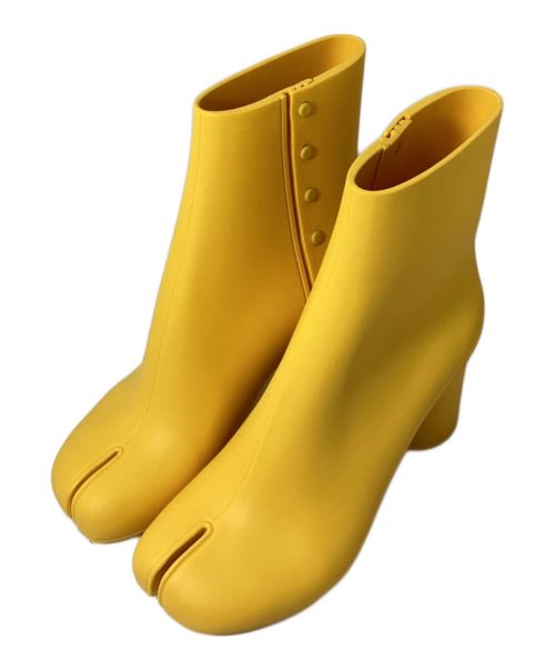 Maison Margiela（メゾンマルジェラ）Maison Margiela (メゾンマルジェラ) ラバー足袋ブーツ（RUBBER TABI BOOTS） イエロー サイズ:39 未使用品の古着・服飾アイテム