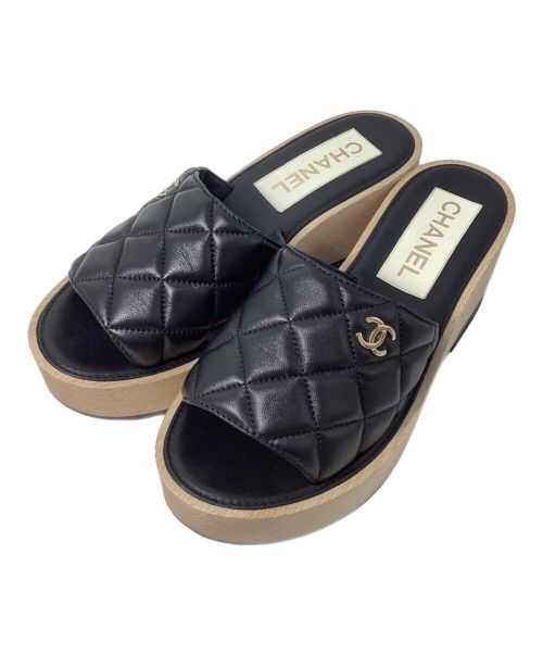 CHANEL（シャネル）CHANEL (シャネル) Matelasse Mule Sandals （マトラッセミュールサンダル） ブラック サイズ:38の古着・服飾アイテム