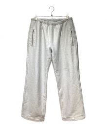 ALEXANDER WANG（アレキサンダーワン）の古着「Logo Embossed Straight Track Pants（ロゴエンボスストレートトラックパンツ）」｜ライトグレー