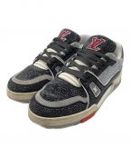 LOUIS VUITTONルイ ヴィトン）の古着「Crystal Covered LV Trainer」｜ブラック×グレー×ホワイト