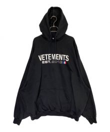 VETEMENTS（ヴェトモン）の古着「Flag Logo Hoodie」｜ブラック