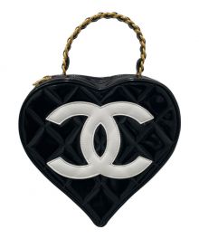 CHANEL（シャネル）の古着「ハートバニティバッグ」｜ブラック×ホワイト