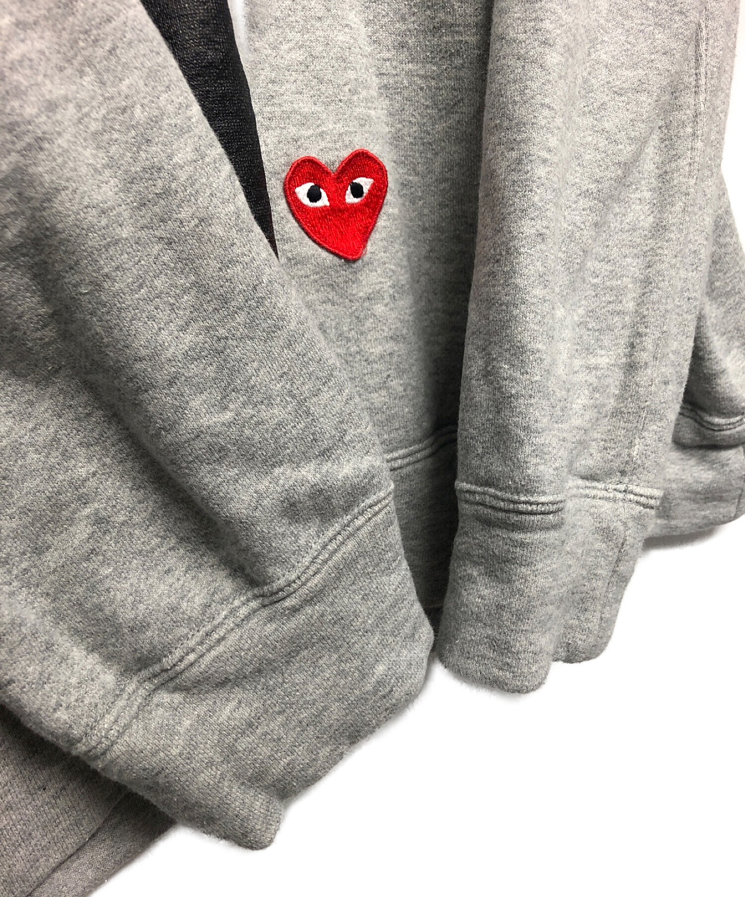 NIKE (ナイキ) PLAY COMME des GARCONS (プレイ コムデギャルソン) プルオーバーパーカー グレー サイズ:XL