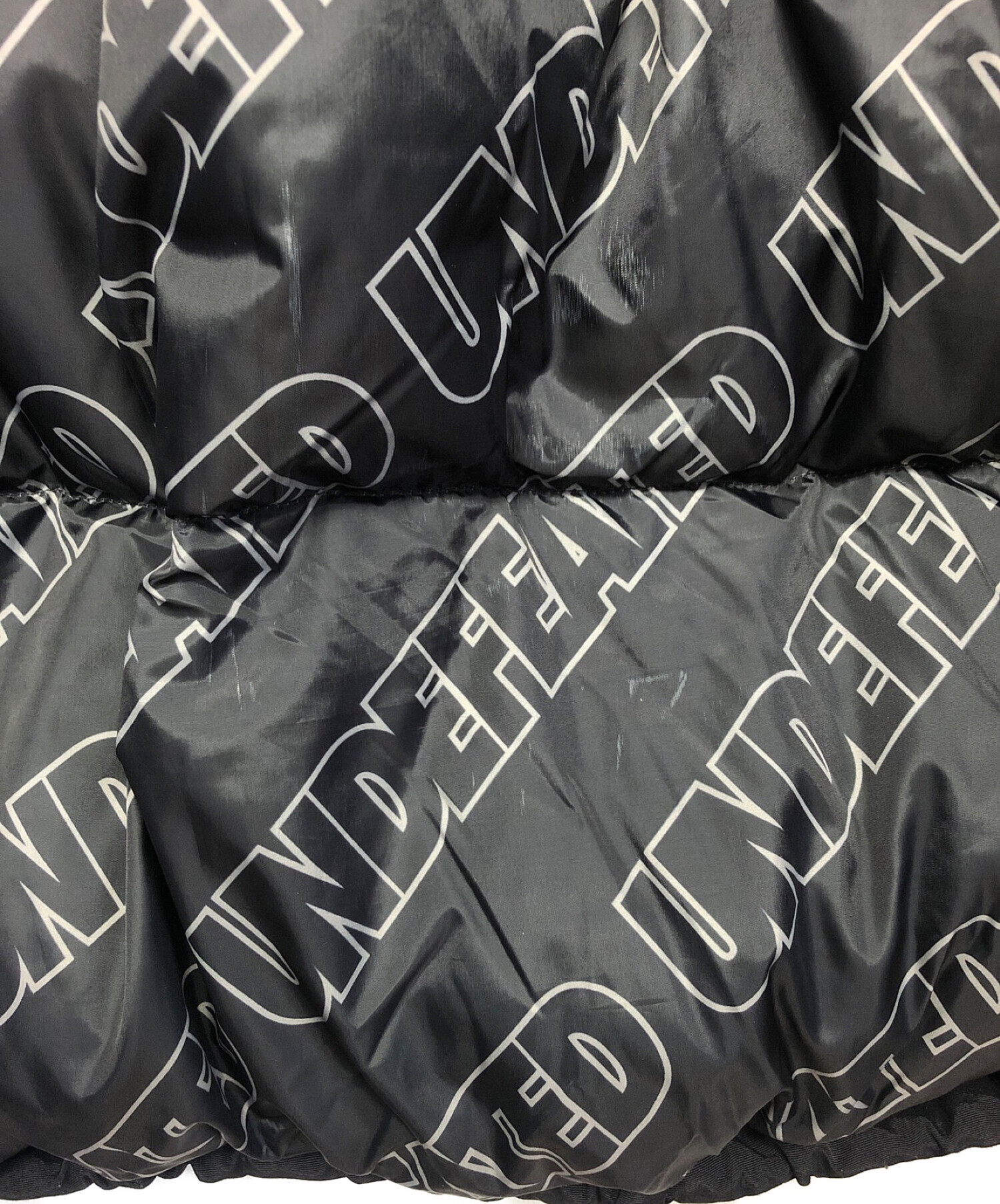 UNDEFEATED (アンディーフィーテッド) ダウンジャケット ブラック サイズ:XL