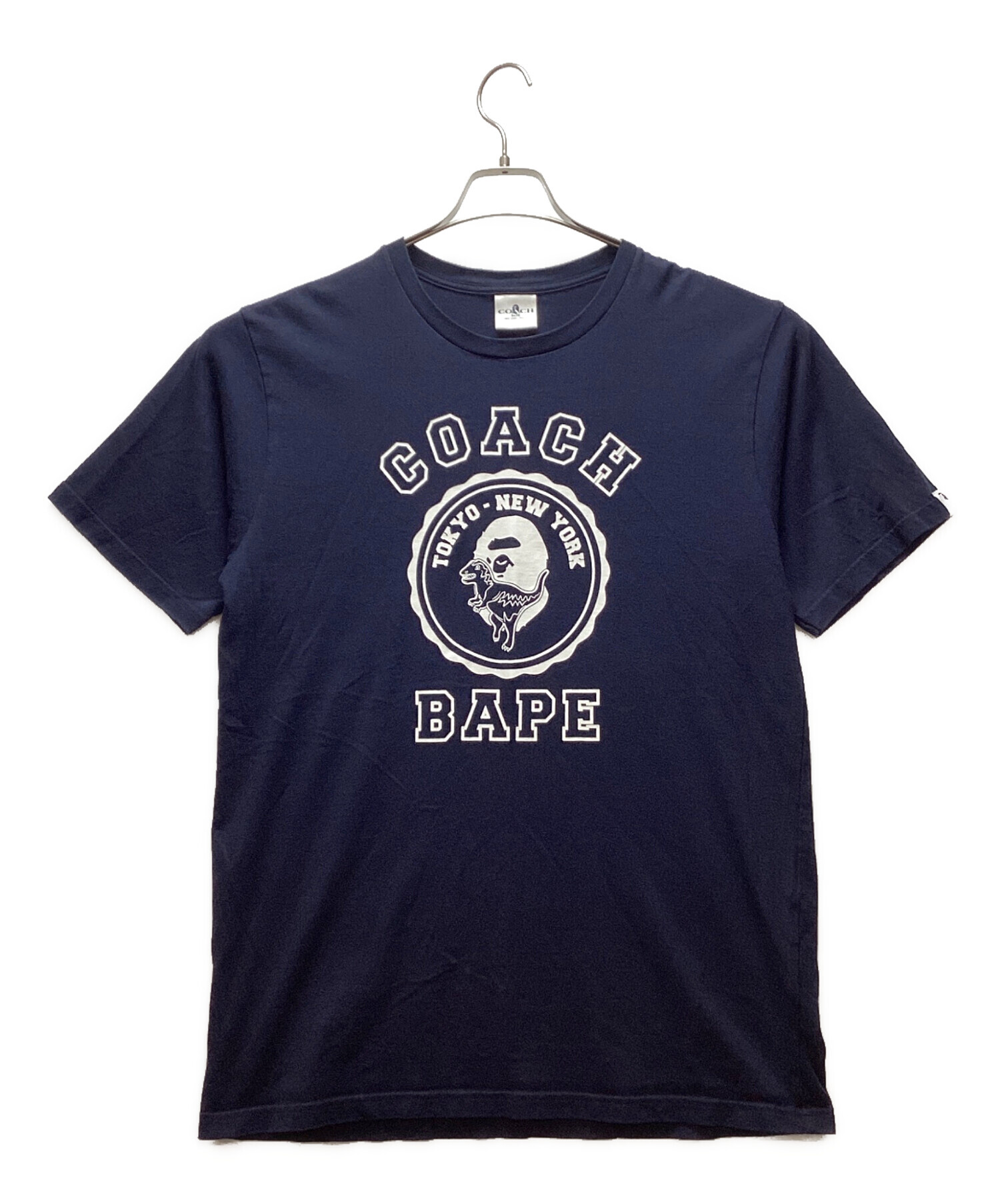 中古・古着通販】COACH (コーチ) BAPE BY A BATHING APE (ベイプバイアベイシングエイプ) プリントTシャツ ネイビー サイズ :L｜ブランド・古着通販 トレファク公式【TREFAC FASHION】スマホサイト