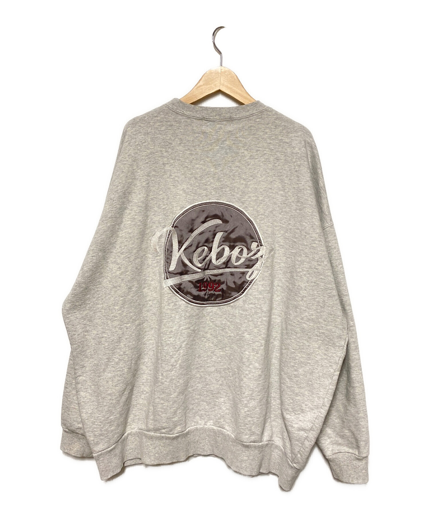 ファッション【keboz】美品 XXL 刺繍バックロゴ スウェットトレーナー グレー ケボズ