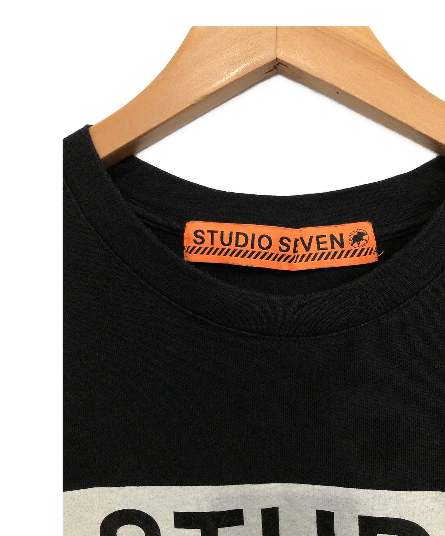 STUDIO SEVEN×HUNTING WORLD (スタジオセブン × ハンティングワールド) ロゴTシャツ ブラック サイズ:L